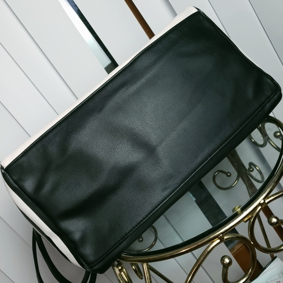 LUV BETSEY JOHNSON CUTE PANDA Shoulder/Travel Bag - Picture 6 of 7